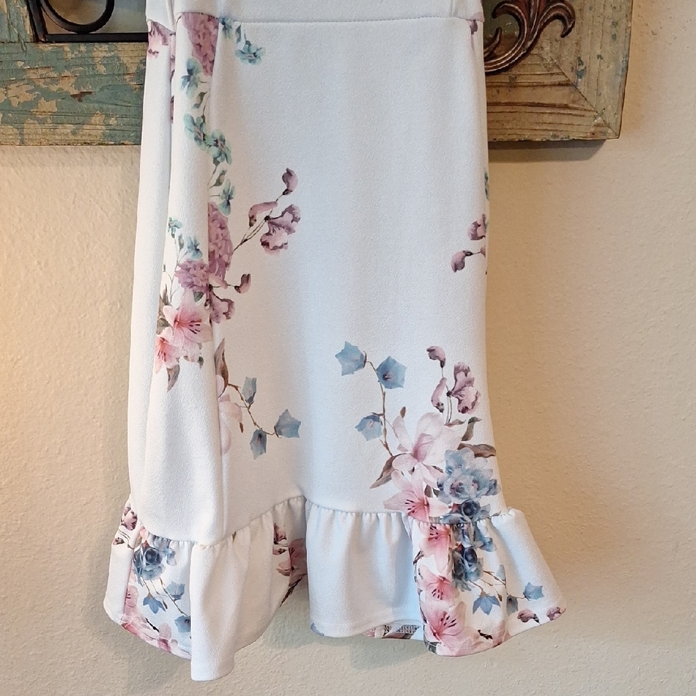 Wht/Pink Flutter Sleeve Mini Dress. Size 2 - Picture 5 of 8